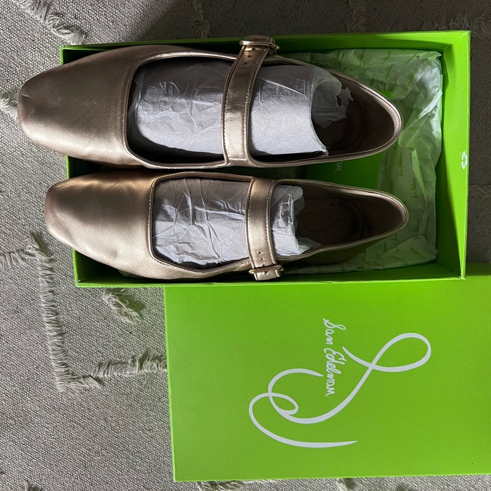 Elegant Gold Mary Jane Shoes